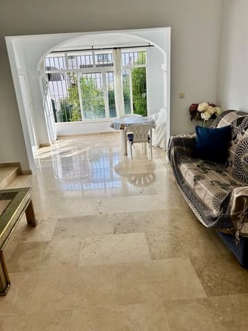 Apartamento de 2 habitaciones en El Paraiso, Estepona en venta con piscina - 299.000 € (Ref: 9720482)