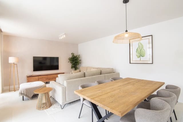 4 sypialnia Willa na sprzedaż w Benalmadena Costa, Benalmádena z basenem garażem - 780 000 € (Ref: 9739277)