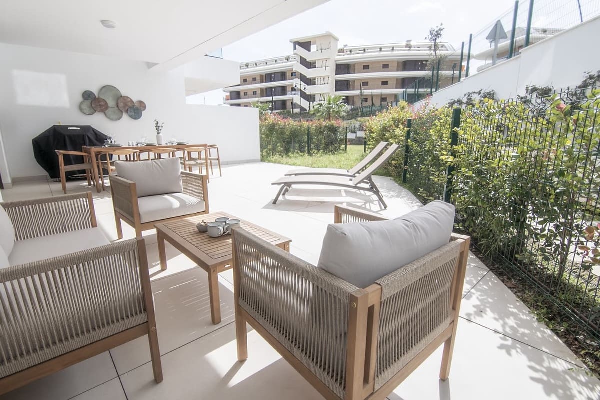4 bedroom Villa for sale in Benalmadena Costa with pool garage - € 749,000 (Ref: 9739277)