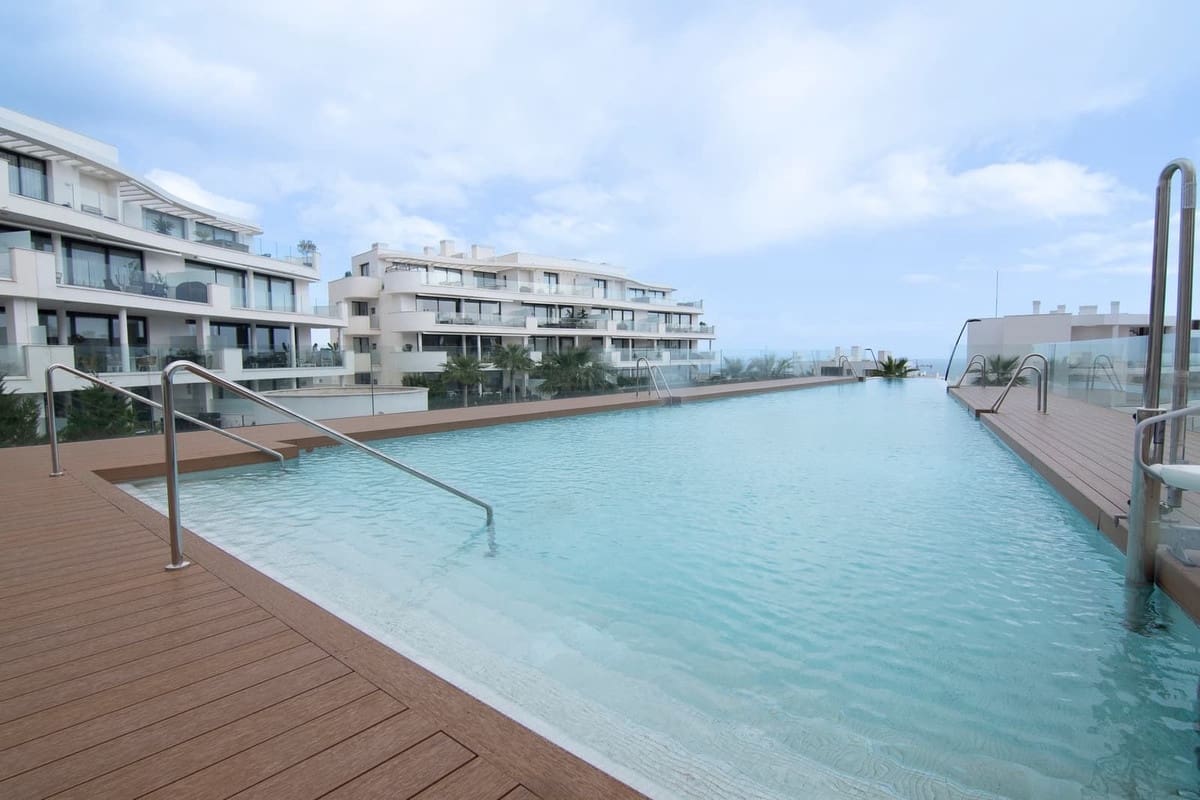 4 bedroom Villa for sale in Benalmadena Costa with pool garage - € 749,000 (Ref: 9739277)