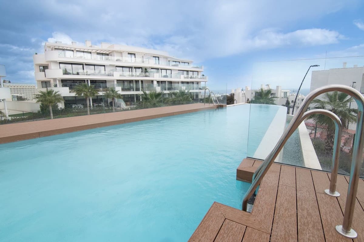 4 bedroom Villa for sale in Benalmadena Costa with pool garage - € 749,000 (Ref: 9739277)