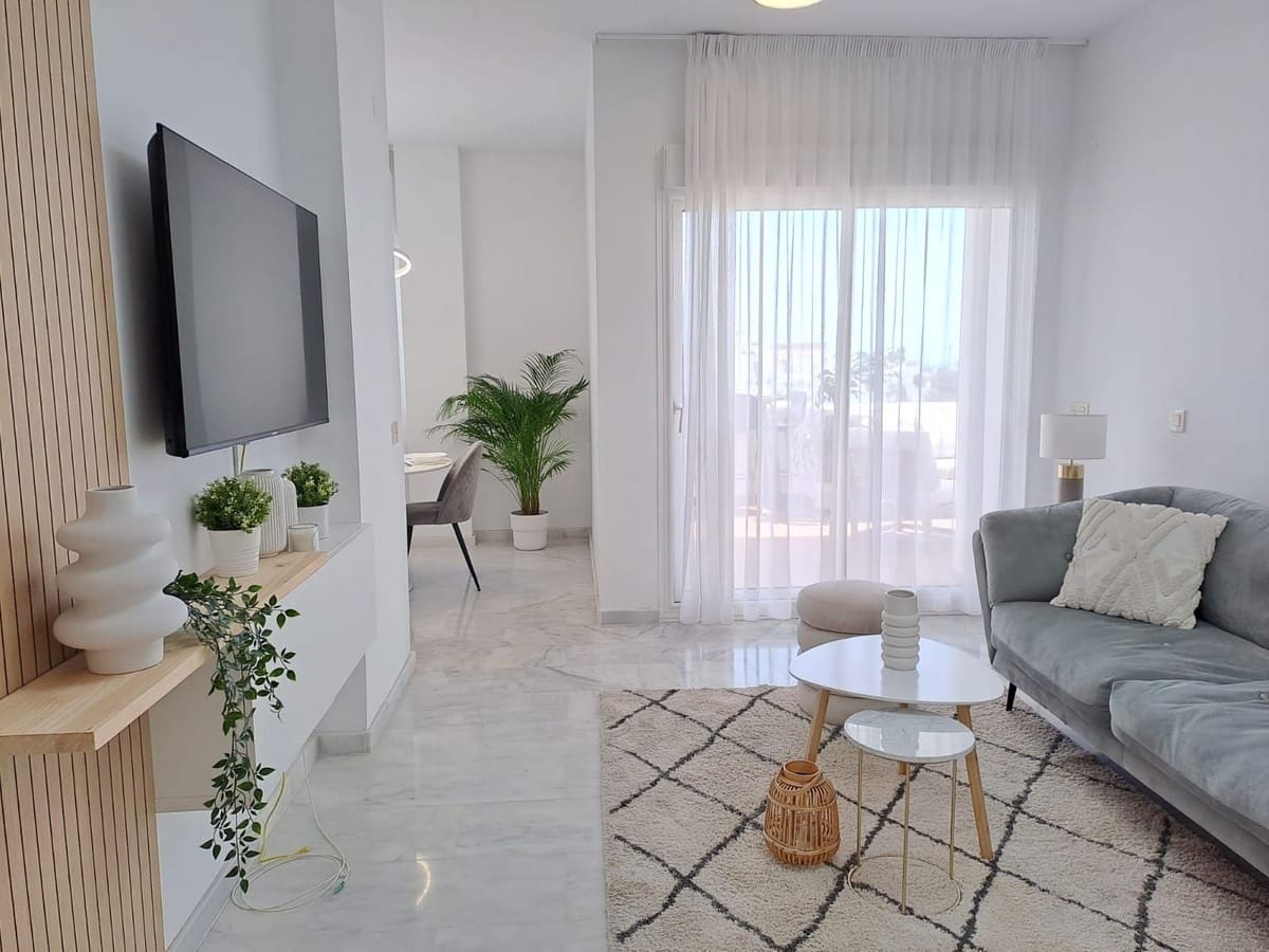 2 soverom Leilighet til salgs i Estepona med svømmebasseng garasje - € 320 000 (Ref: 9795719)