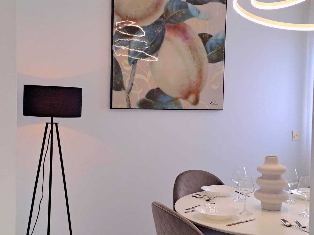 2 soverom Leilighet til salgs i Estepona med svømmebasseng garasje - € 320 000 (Ref: 9795719)