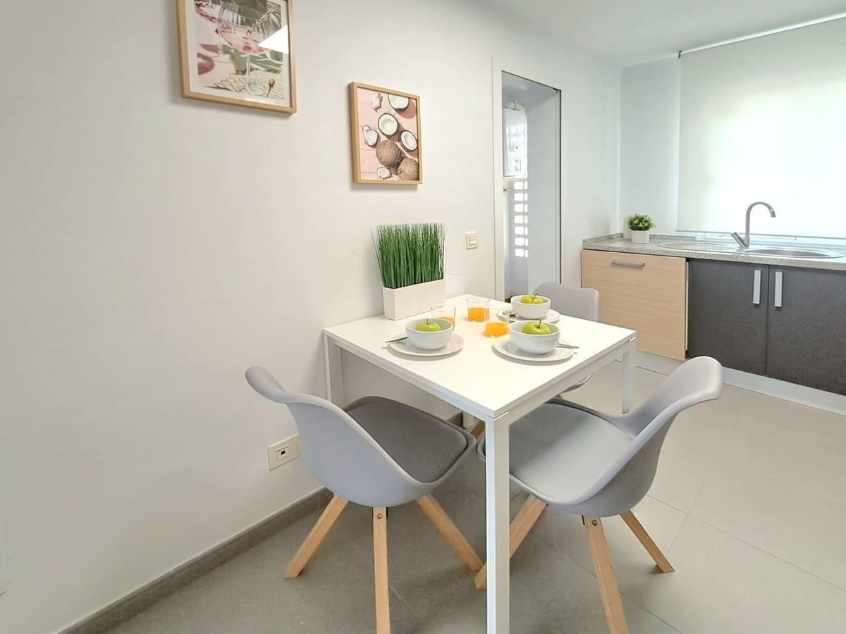 2 soverom Leilighet til salgs i Estepona med svømmebasseng garasje - € 320 000 (Ref: 9795719)