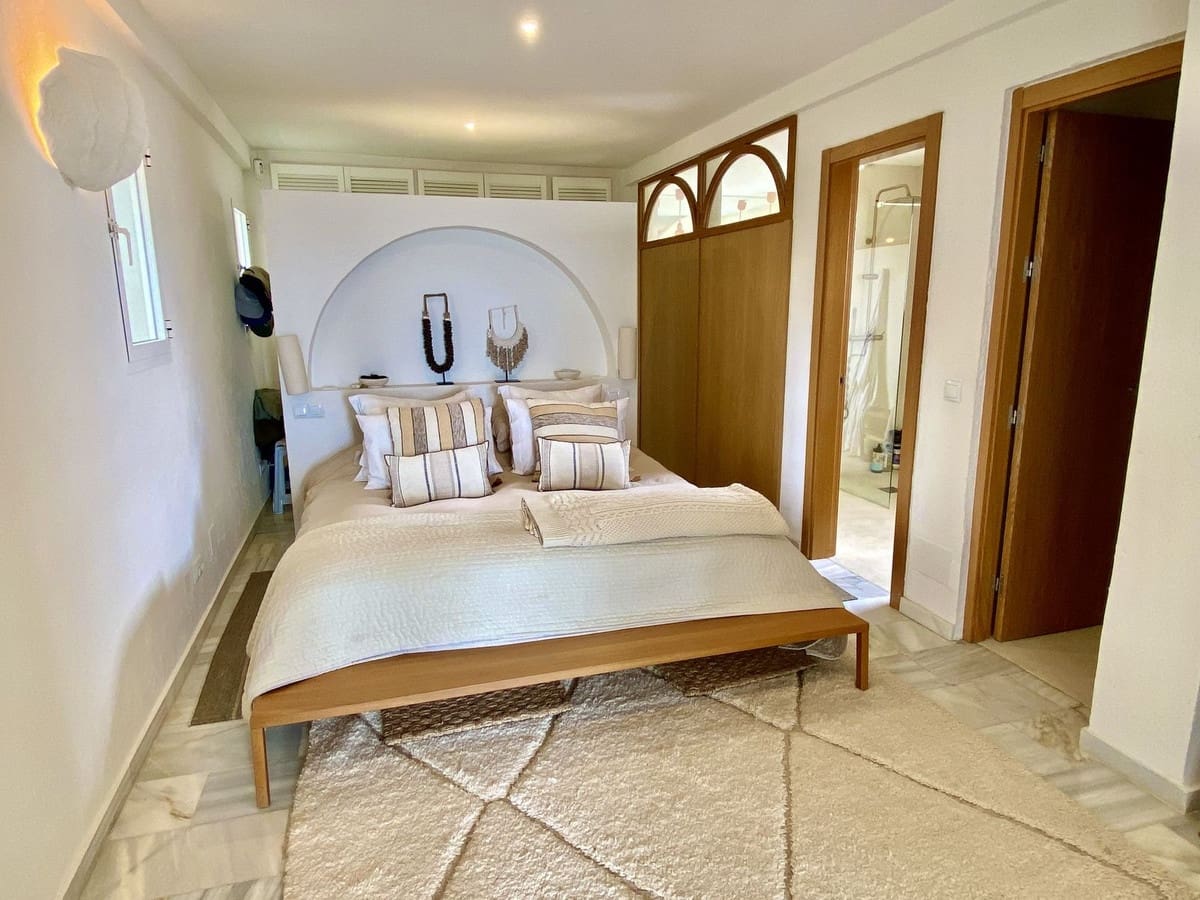 4 chambre Villa/Maison à vendre à Estepona avec piscine garage - 1 595 000 € (Ref: 9844758)