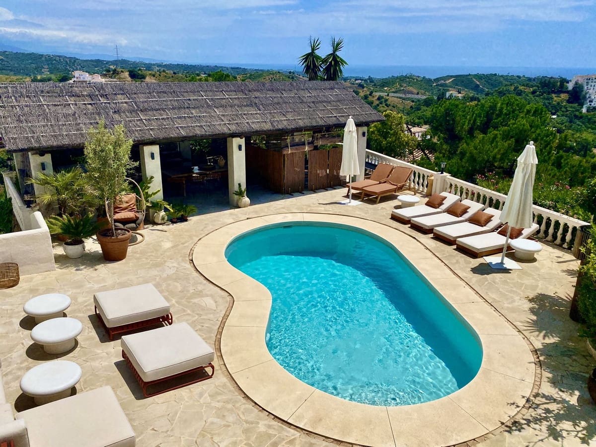 4 chambre Villa/Maison à vendre à Estepona avec piscine garage - 1 595 000 € (Ref: 9844758)