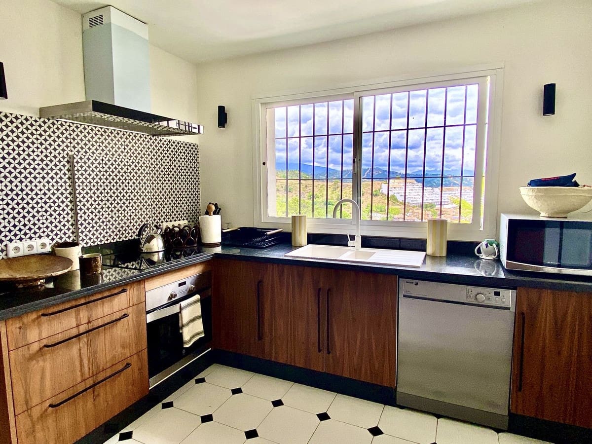 4 chambre Villa/Maison à vendre à Estepona avec piscine garage - 1 595 000 € (Ref: 9844758)