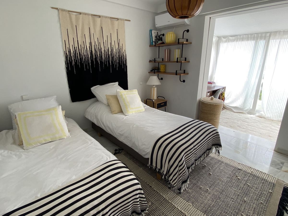 4 chambre Villa/Maison à vendre à Estepona avec piscine garage - 1 595 000 € (Ref: 9844758)