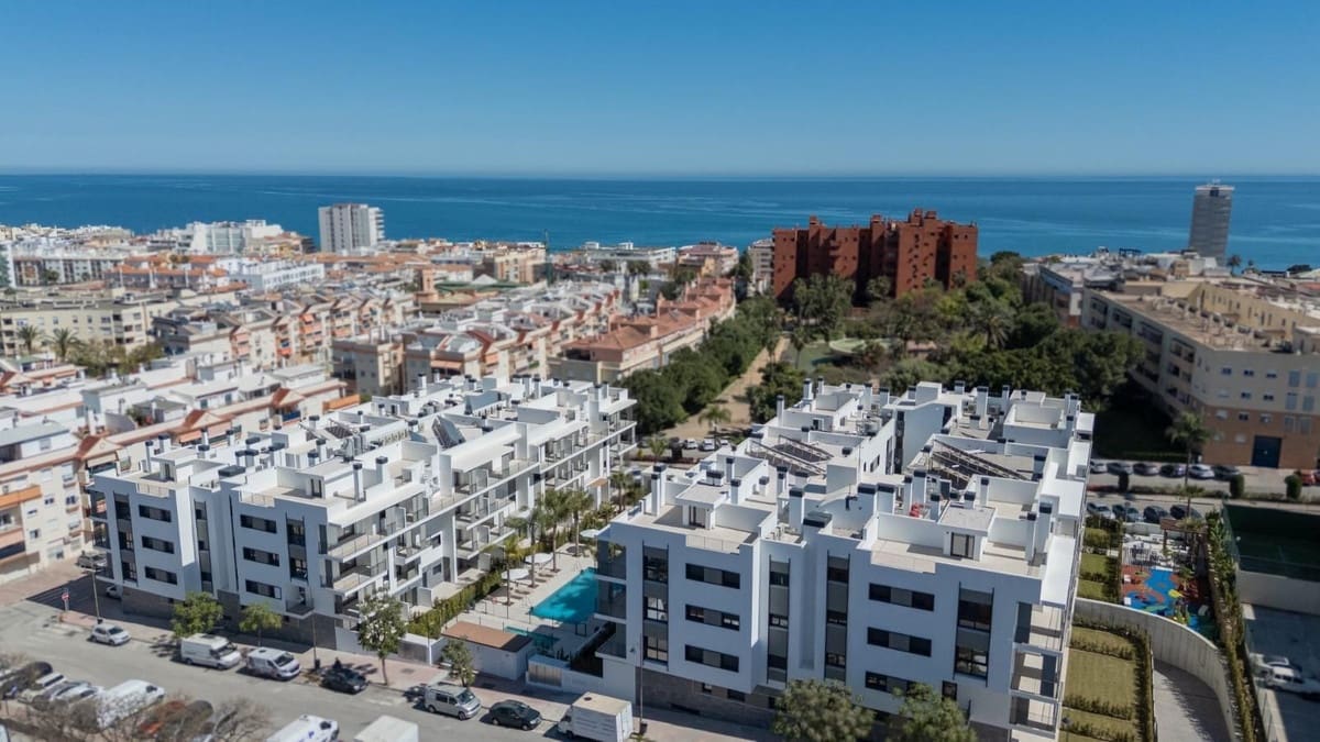 3 Zimmer Apartment zu verkaufen in Estepona mit Pool Garage - 730.000 € (Ref: 9891070)