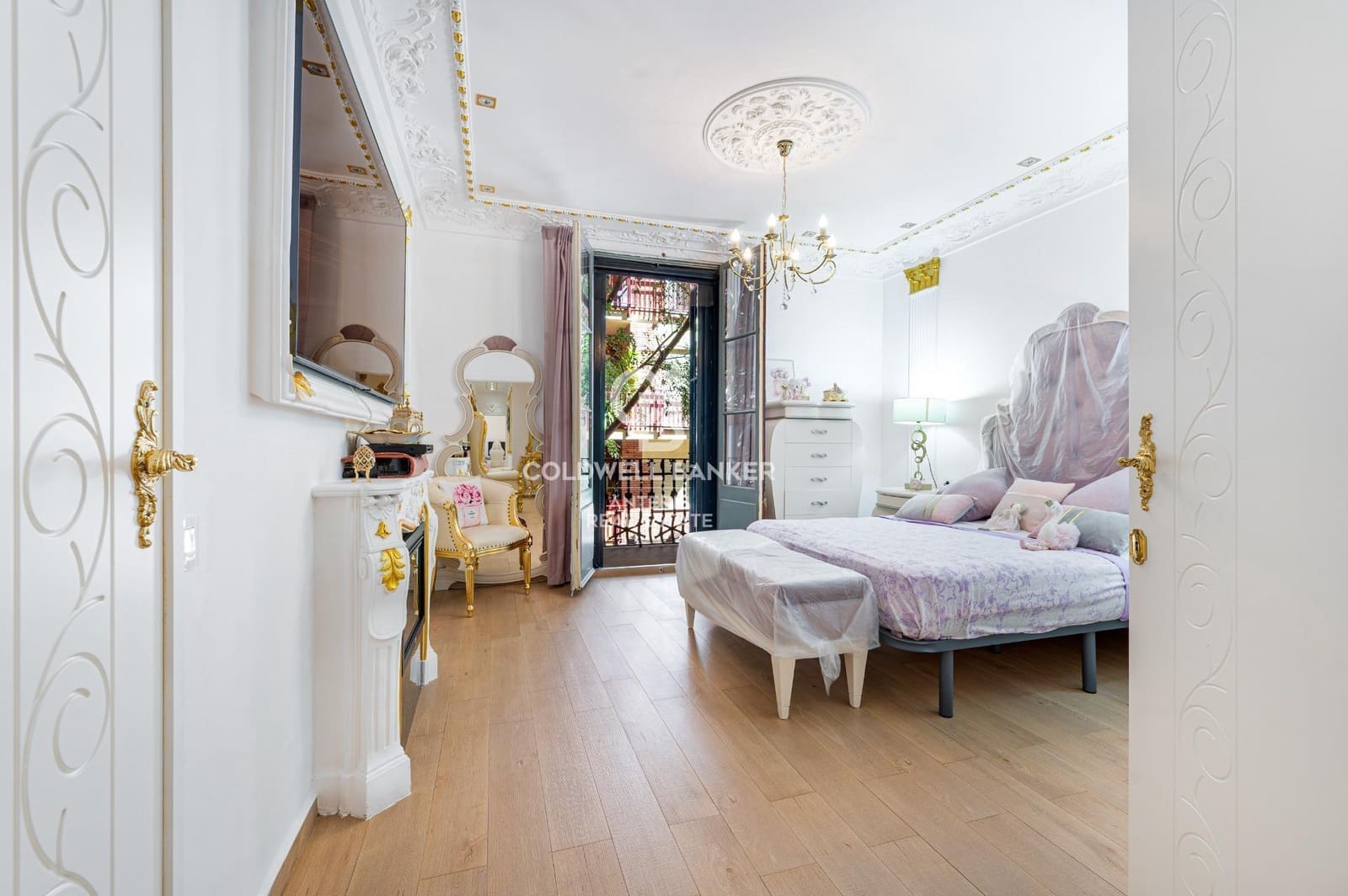 3 bedroom Flat for sale in Barcelona city - € 745,000 (Ref: 10055620)