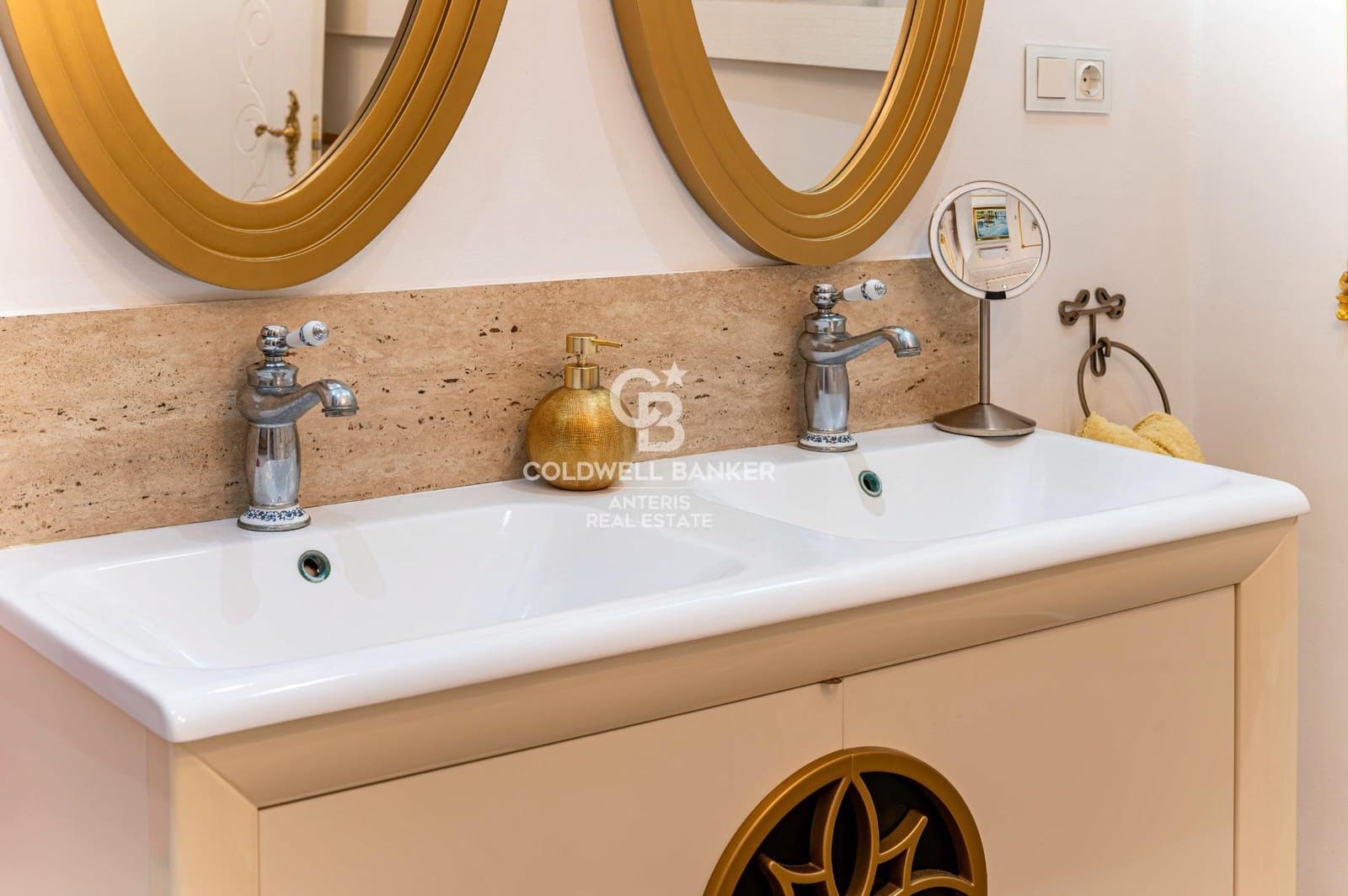 3 bedroom Flat for sale in Barcelona city - € 745,000 (Ref: 10055620)