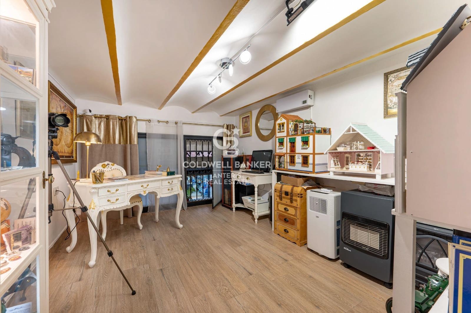 3 bedroom Flat for sale in Barcelona city - € 745,000 (Ref: 10055620)