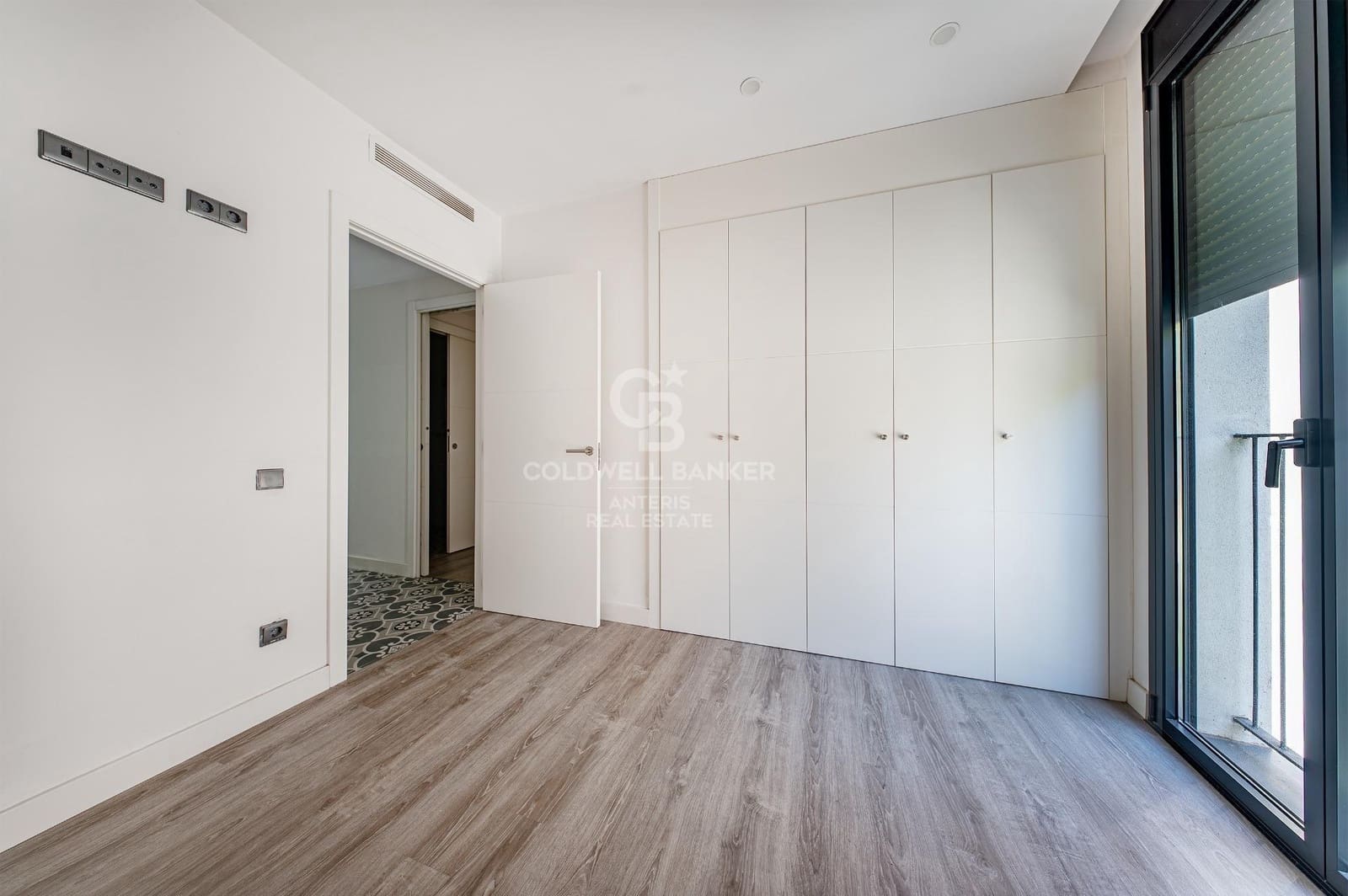 2 bedroom Flat for sale in Barcelona city with garage - € 464,000 (Ref: 10059081)