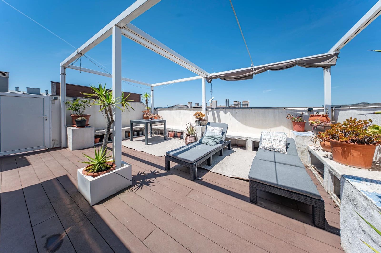 4 soverom Penthouse til salgs i Badalona med svømmebasseng - € 850 000 (Ref: 10059083)