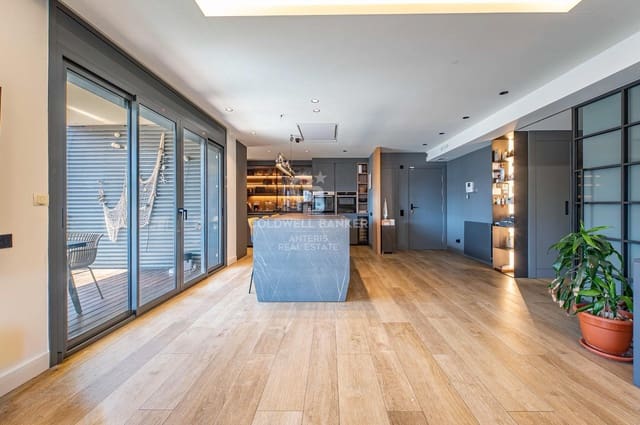 4 slaapkamer Penthouse te koop in Badalona met zwembad - € 850.000 (Ref: 10059083)