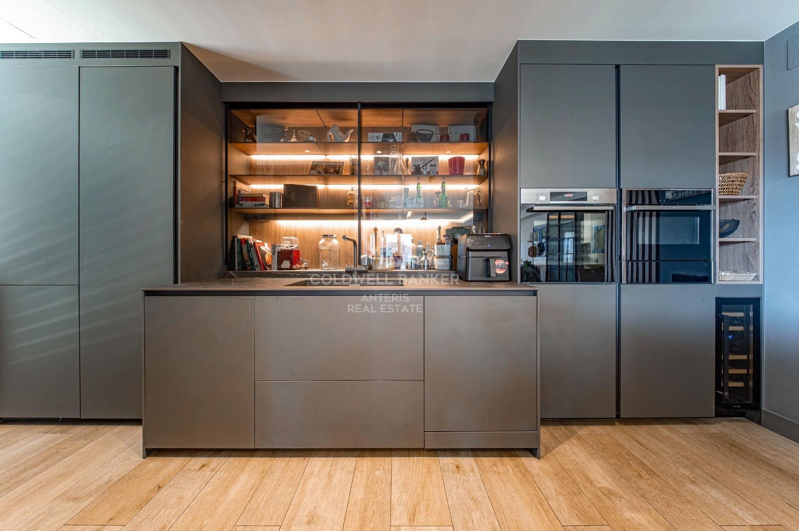 4 soverom Penthouse til salgs i Badalona med svømmebasseng - € 850 000 (Ref: 10059083)