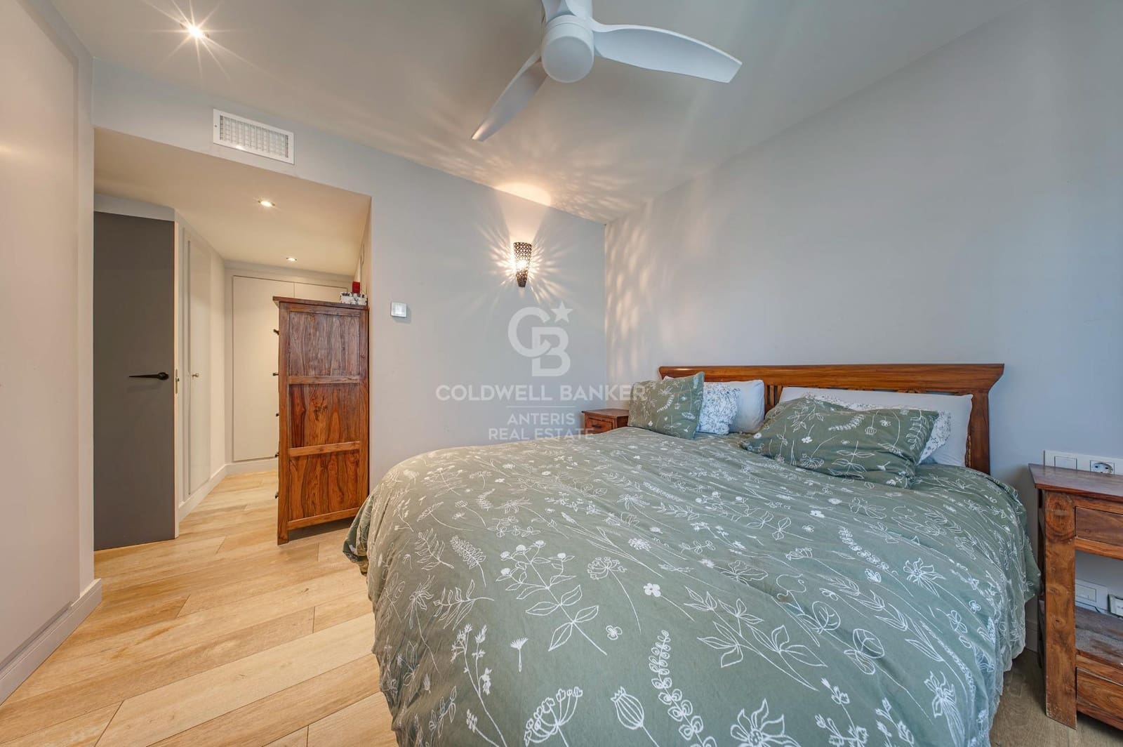 4 soverom Penthouse til salgs i Badalona med svømmebasseng - € 850 000 (Ref: 10059083)
