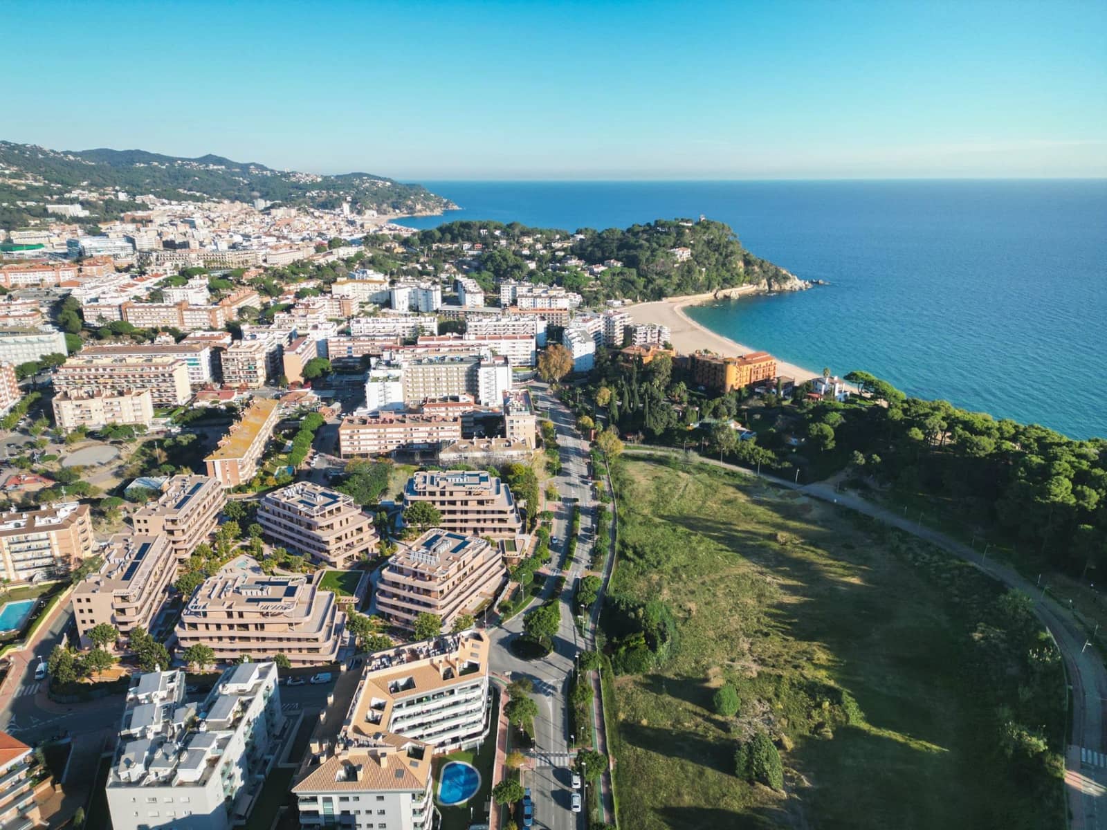 2 slaapkamer Flat te koop in Lloret de Mar met zwembad - € 281.000 (Ref: 10059092)
