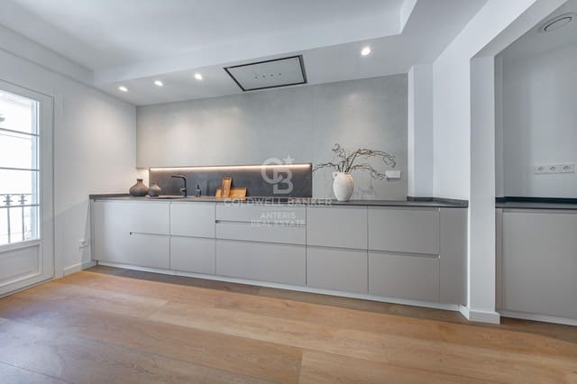 3 soverom Leilighet til salgs i Sant Antoni, Barcelona by med svømmebasseng - € 590 000 (Ref: 10059093)