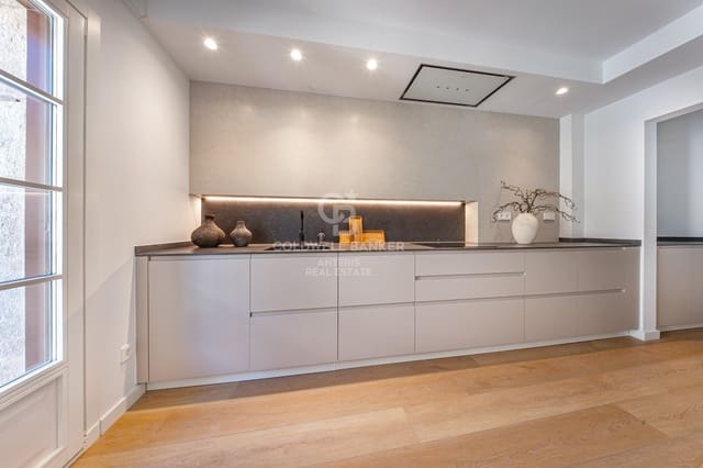 3 soverom Leilighet til salgs i Sant Antoni, Barcelona by med svømmebasseng - € 590 000 (Ref: 10059093)
