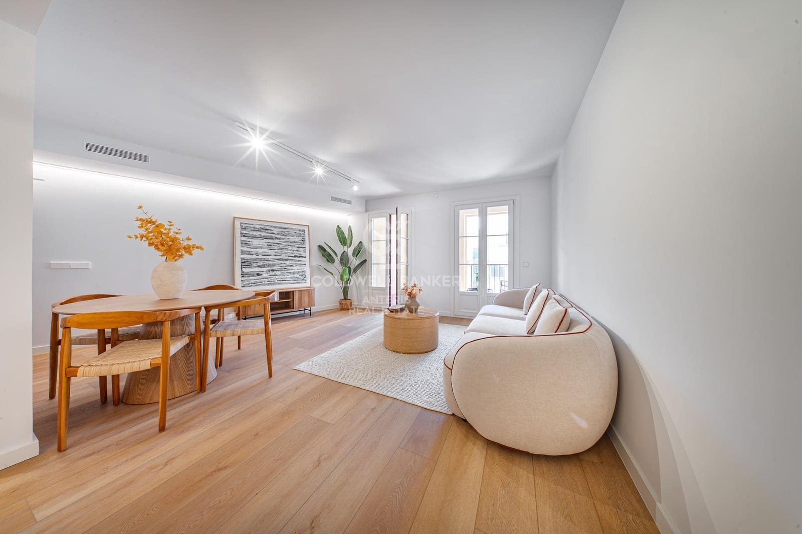 3 soverom Leilighet til salgs i Barcelona by med svømmebasseng - € 635 000 (Ref: 10059095)