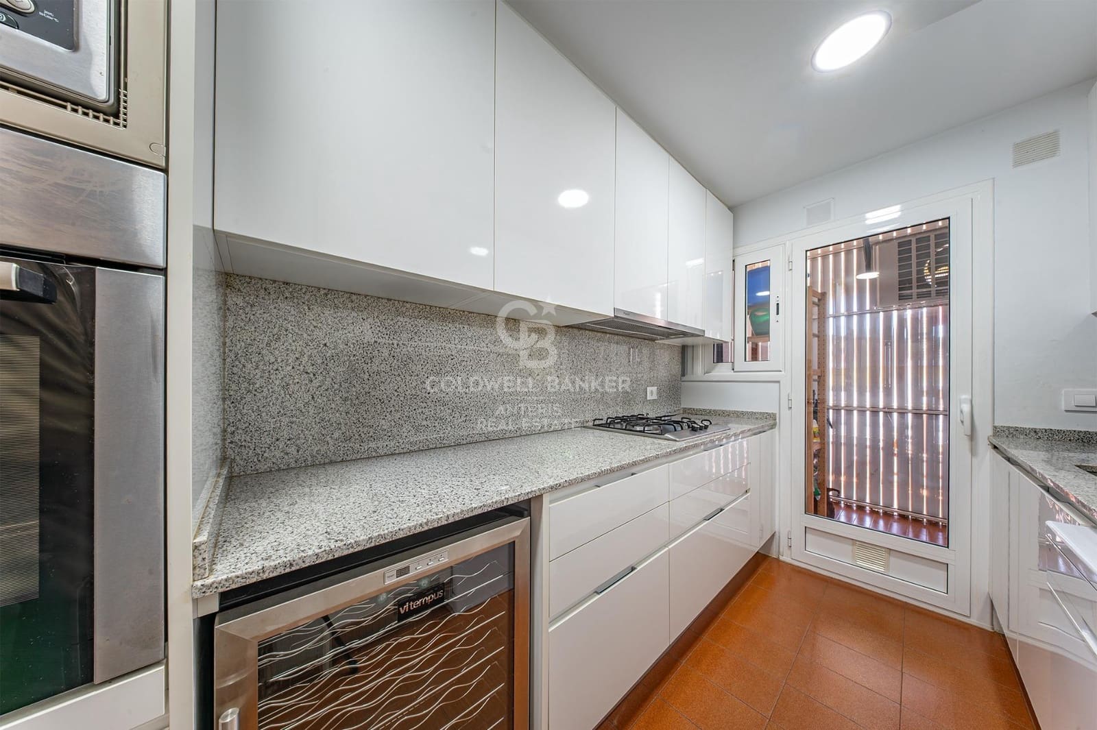 2 slaapkamer Flat te koop in Lloret de Mar met zwembad - € 348.000 (Ref: 10059096)