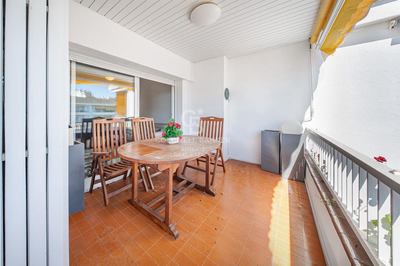 2 slaapkamer Flat te koop in Lloret de Mar met zwembad - € 348.000 (Ref: 10059096)