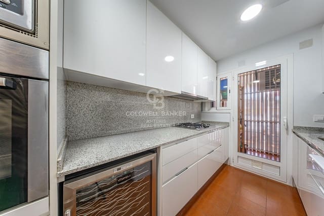 2 slaapkamer Flat te koop in Fenals, Lloret de Mar - € 348.000 (Ref: 10059096)