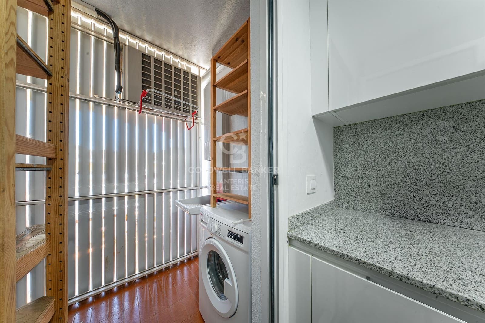 2 bedroom Flat for sale in Lloret de Mar with pool - € 348,000 (Ref: 10059096)