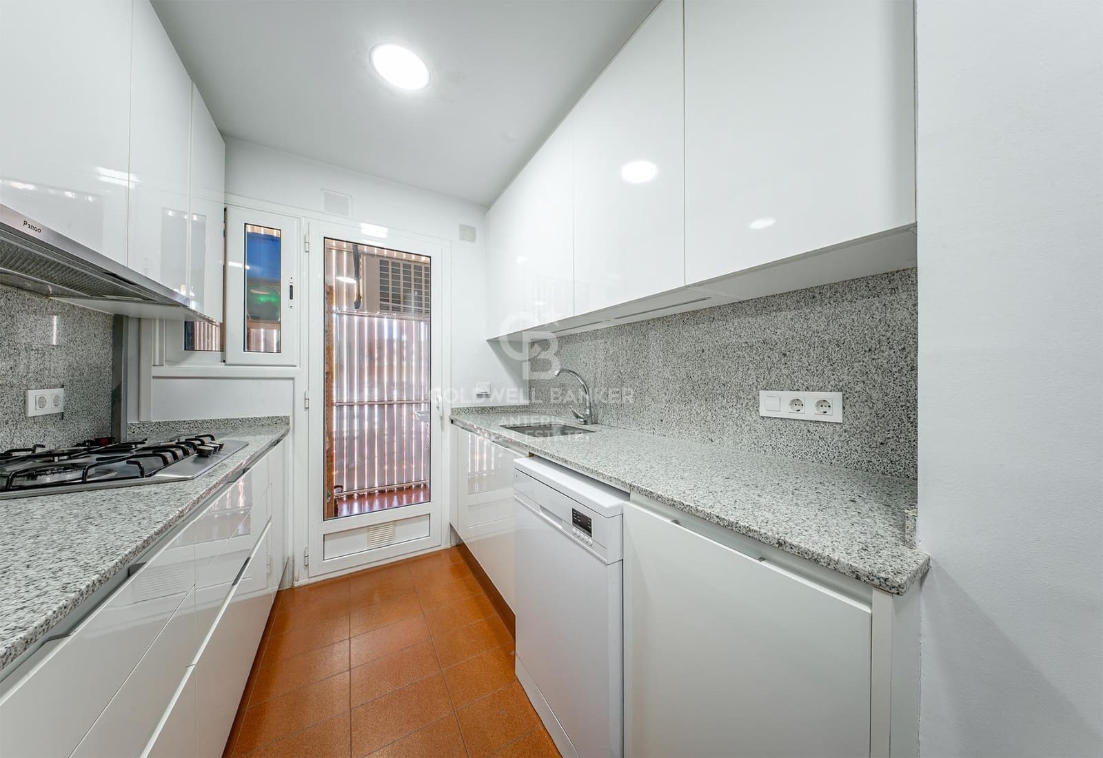 2 bedroom Flat for sale in Lloret de Mar with pool - € 348,000 (Ref: 10059096)