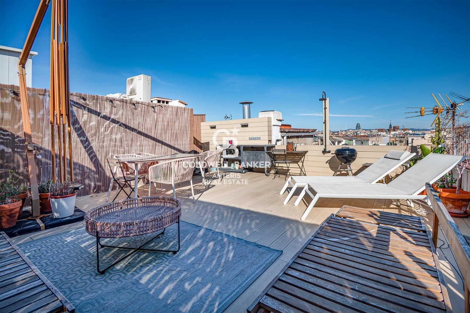 2 makuuhuone Kattohuoneisto myytävänä paikassa Barcelona kaupunki - 795 000 € (Ref: 10059097)
