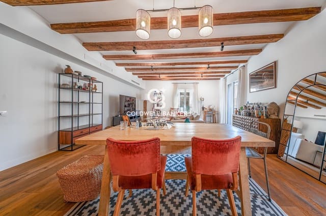 2 makuuhuone Kattohuoneisto myytävänä paikassa El Barri Gòtic, Barcelona kaupunki - 795 000 € (Ref: 10059097)