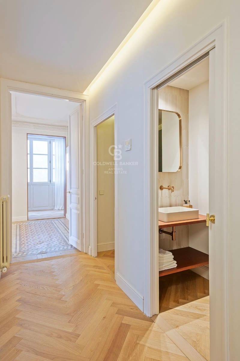 3 slaapkamer Flat te koop in Barcelona stad - € 1.795.000 (Ref: 10059100)