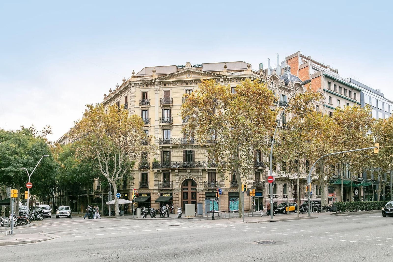 3 slaapkamer Flat te koop in Barcelona stad - € 1.795.000 (Ref: 10059100)