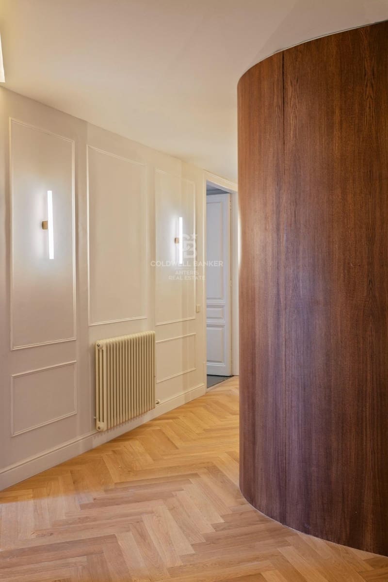 3 slaapkamer Flat te koop in Barcelona stad - € 1.795.000 (Ref: 10059100)