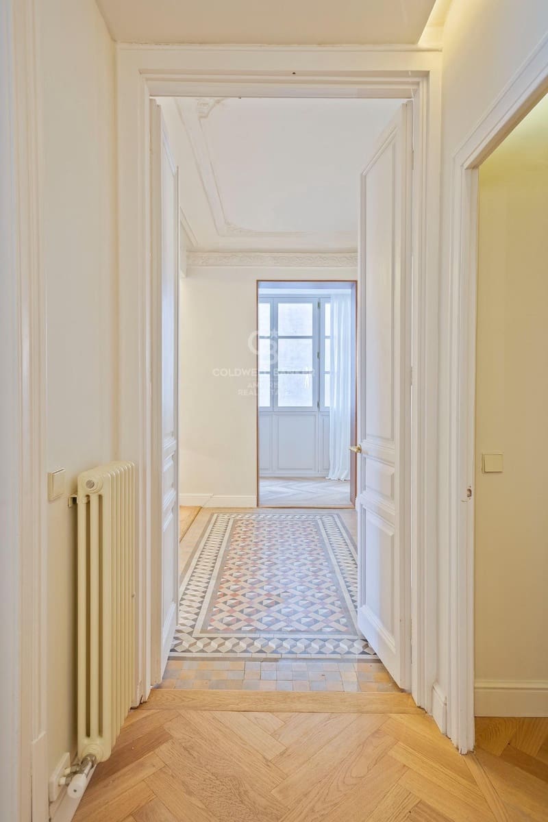 3 slaapkamer Flat te koop in Barcelona stad - € 1.795.000 (Ref: 10059100)