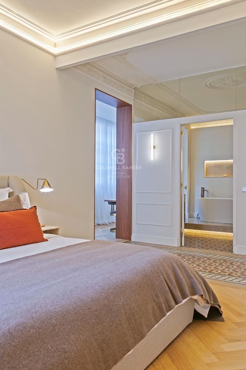 3 slaapkamer Flat te koop in Barcelona stad - € 1.795.000 (Ref: 10059100)