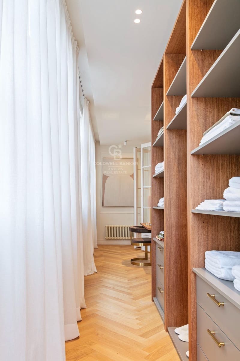 3 slaapkamer Flat te koop in Barcelona stad - € 1.795.000 (Ref: 10059100)
