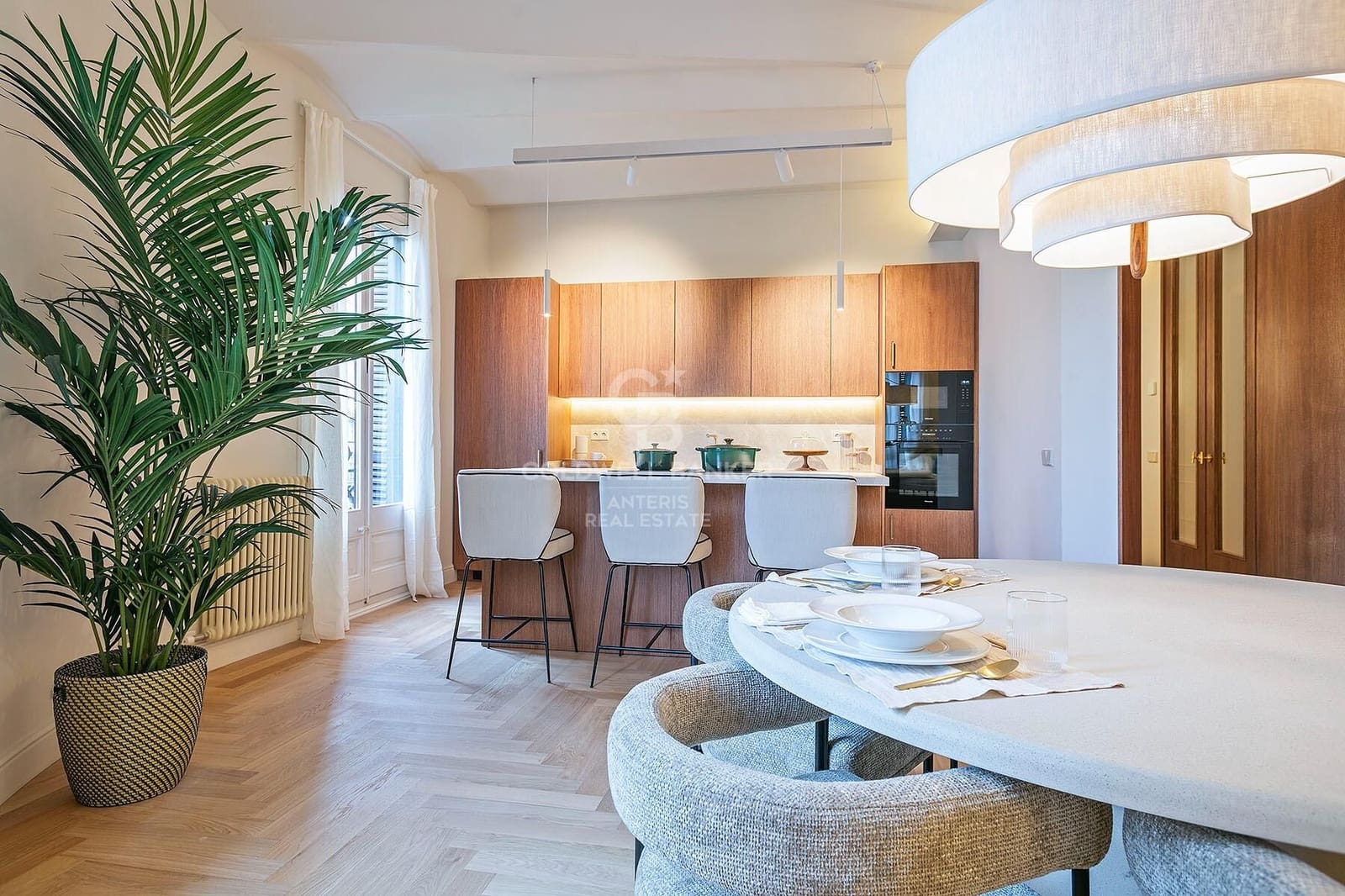 3 slaapkamer Flat te koop in Barcelona stad - € 1.795.000 (Ref: 10059100)