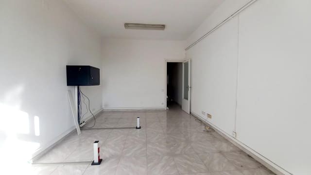 3 soveværelse Kontor til leje i Barcelona by - € 1.200 (Ref: 10059103)