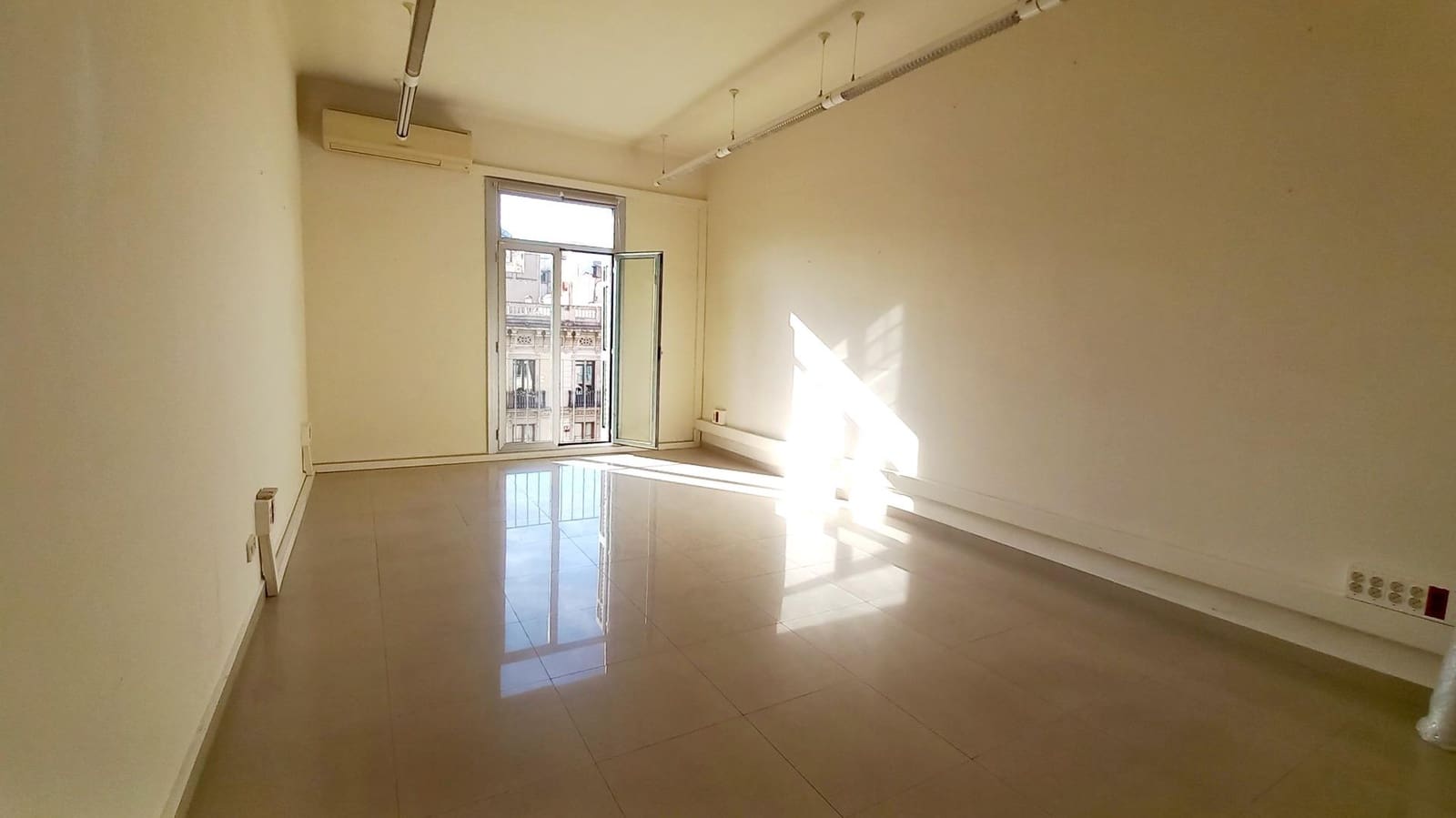 3 makuuhuone Toimisto vuokrattavana paikassa Barcelona kaupunki - 1 200 € (Ref: 10059103)