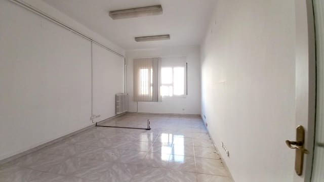 3 soveværelse Kontor til leje i Barcelona by - € 1.200 (Ref: 10059103)