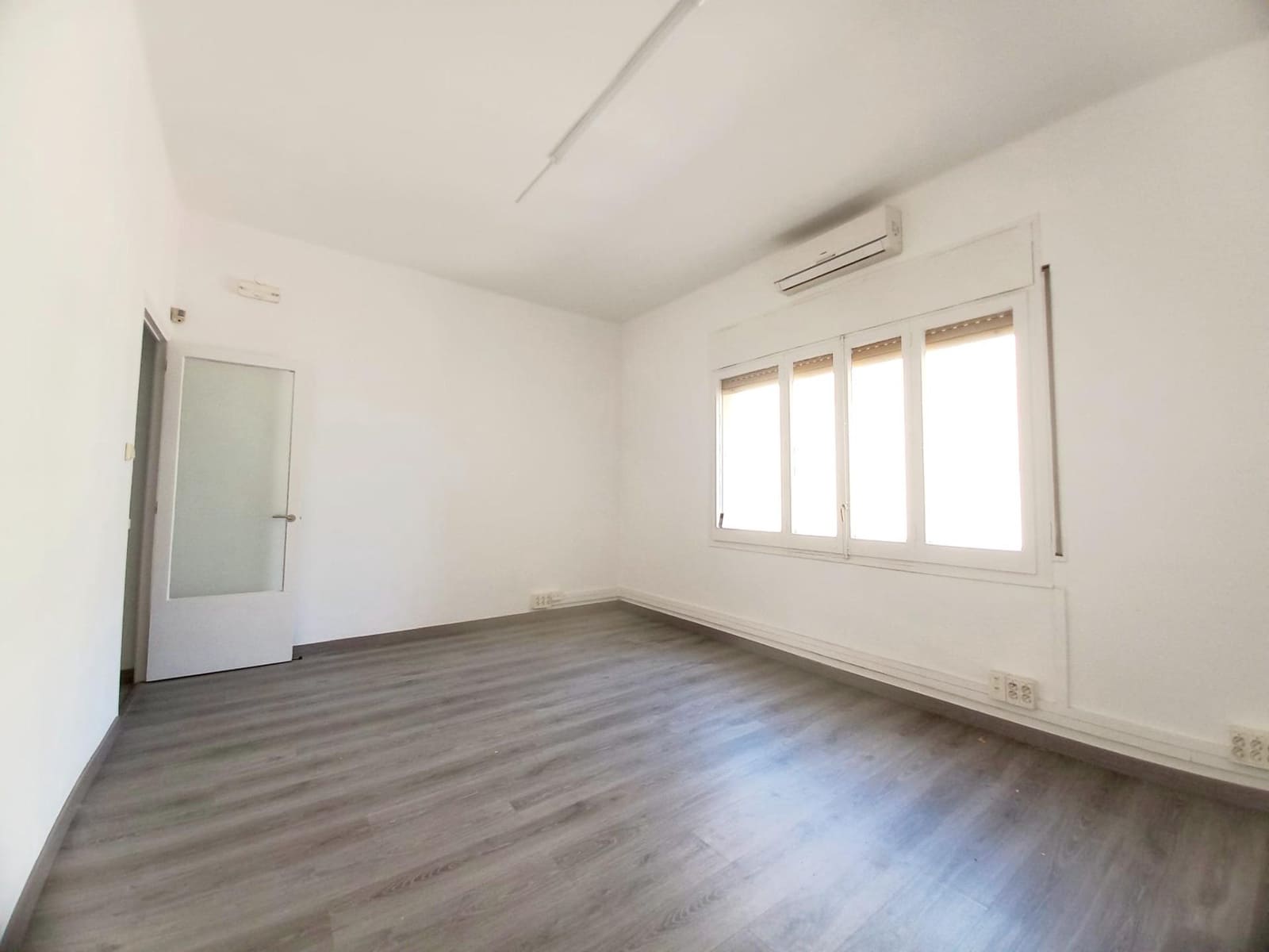 3 makuuhuone Toimisto vuokrattavana paikassa Barcelona kaupunki - 1 200 € (Ref: 10059103)
