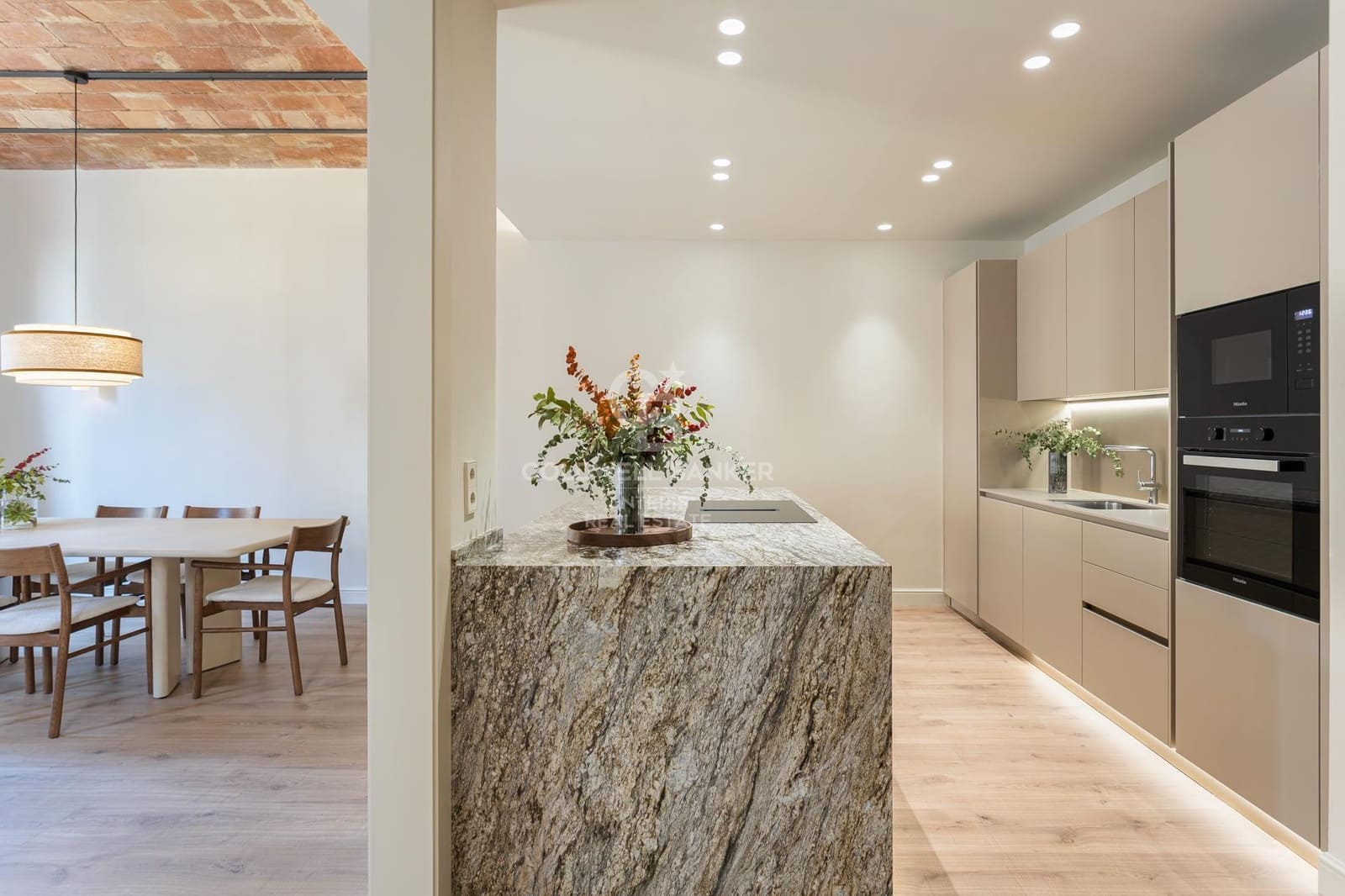 4 sypialnia Mieszkanie na sprzedaż w Miasto Barcelona - 1 720 000 € (Ref: 10059106)