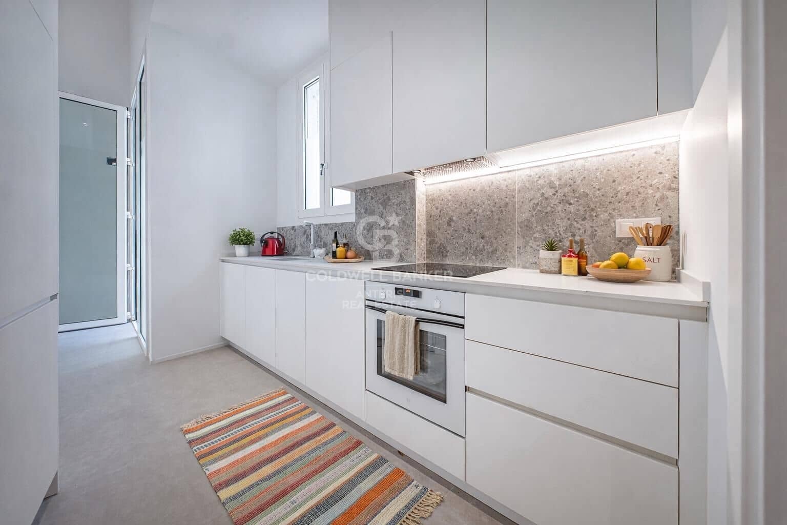 2 bedroom Flat for sale in L'Hospitalet de Llobregat with pool - € 480,000 (Ref: 10059119)