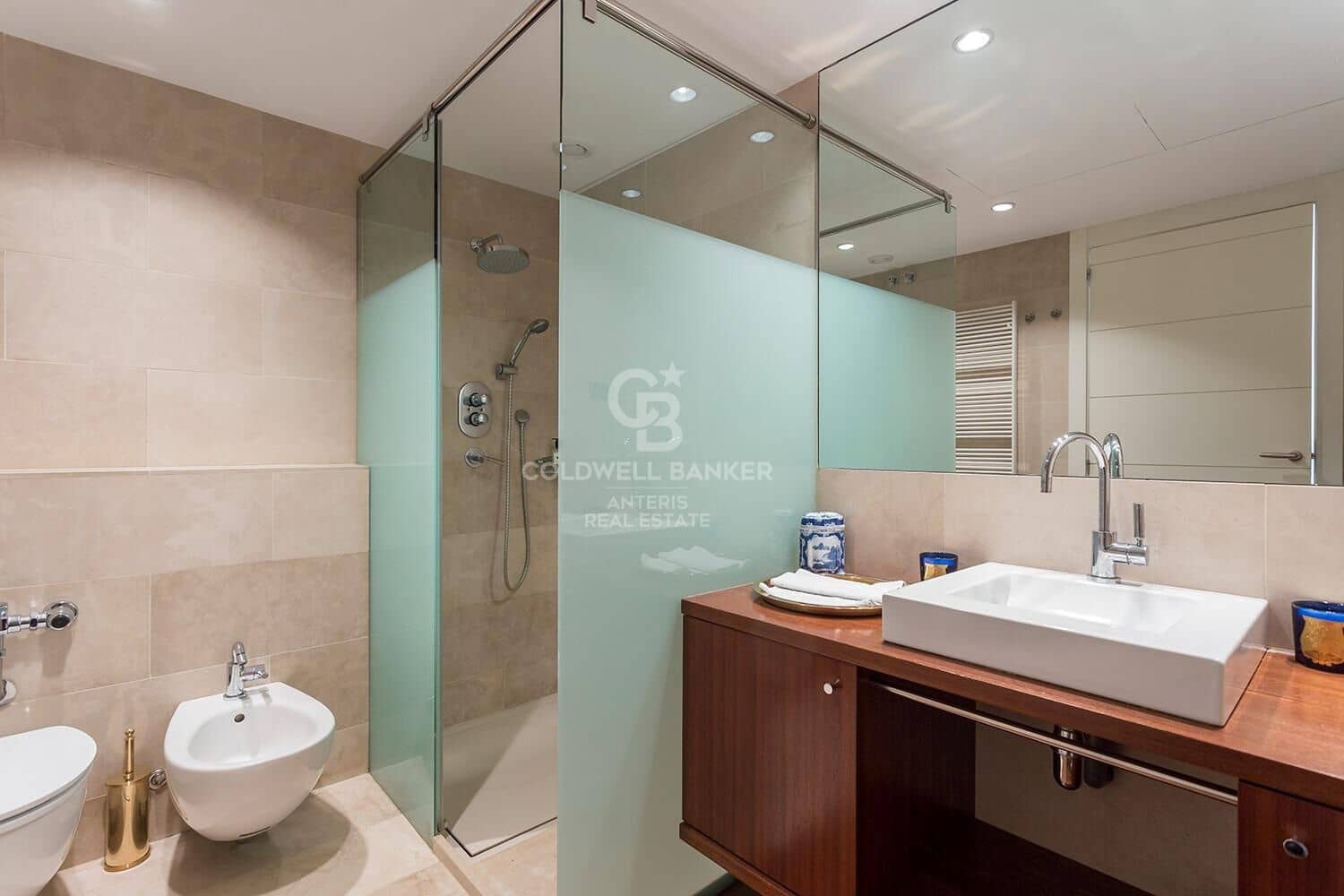 7 soverom Villa til salgs i Barcelona by med svømmebasseng garasje - € 7 450 000 (Ref: 10059121)