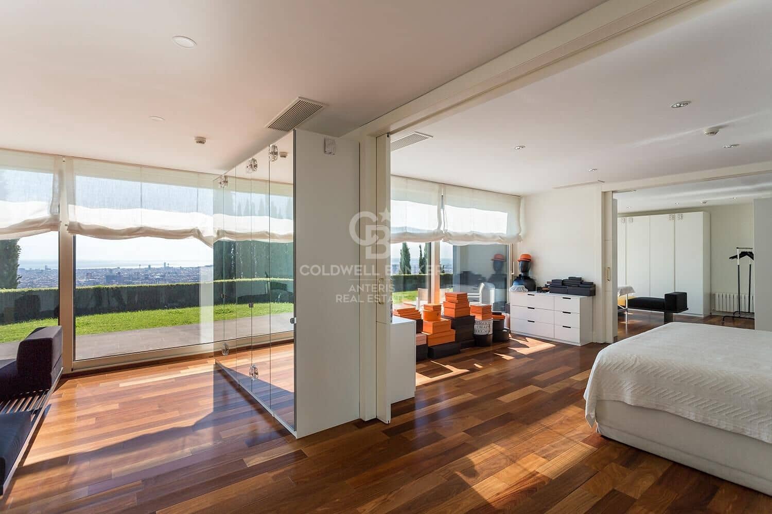7 soverom Villa til salgs i Barcelona by med svømmebasseng garasje - € 7 450 000 (Ref: 10059121)