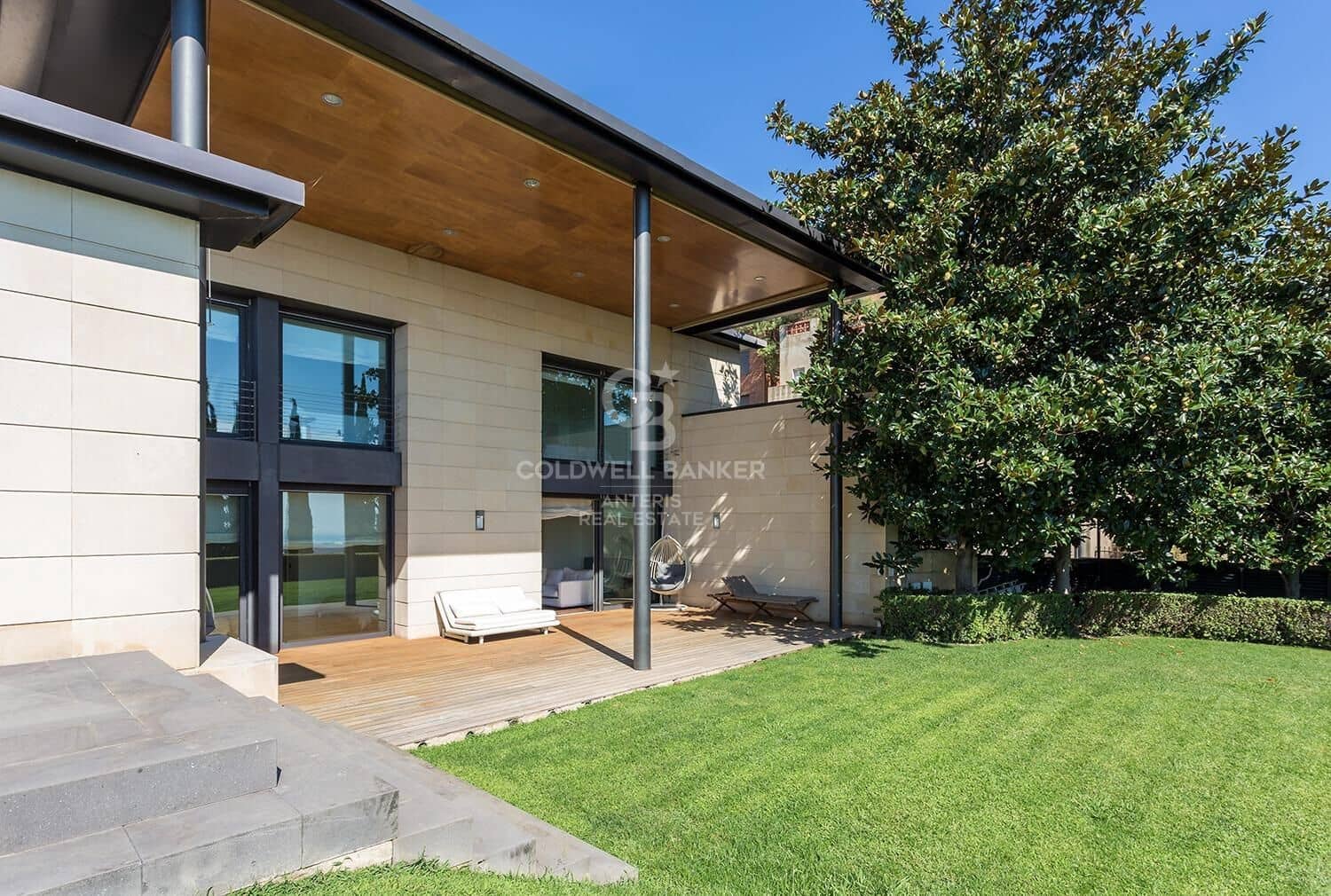 7 soverom Villa til salgs i Barcelona by med svømmebasseng garasje - € 7 450 000 (Ref: 10059121)