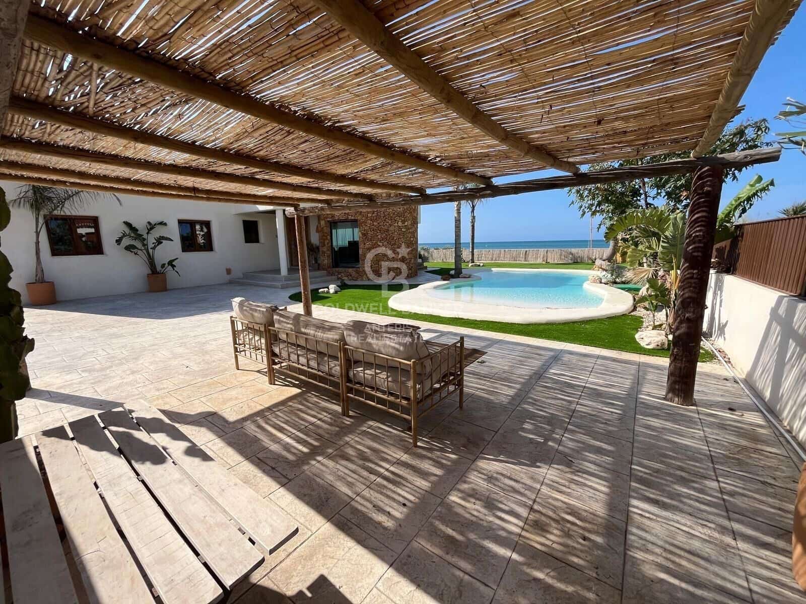 4 bedroom Villa for sale in Denia with pool garage - € 1,820,000 (Ref: 10059123)