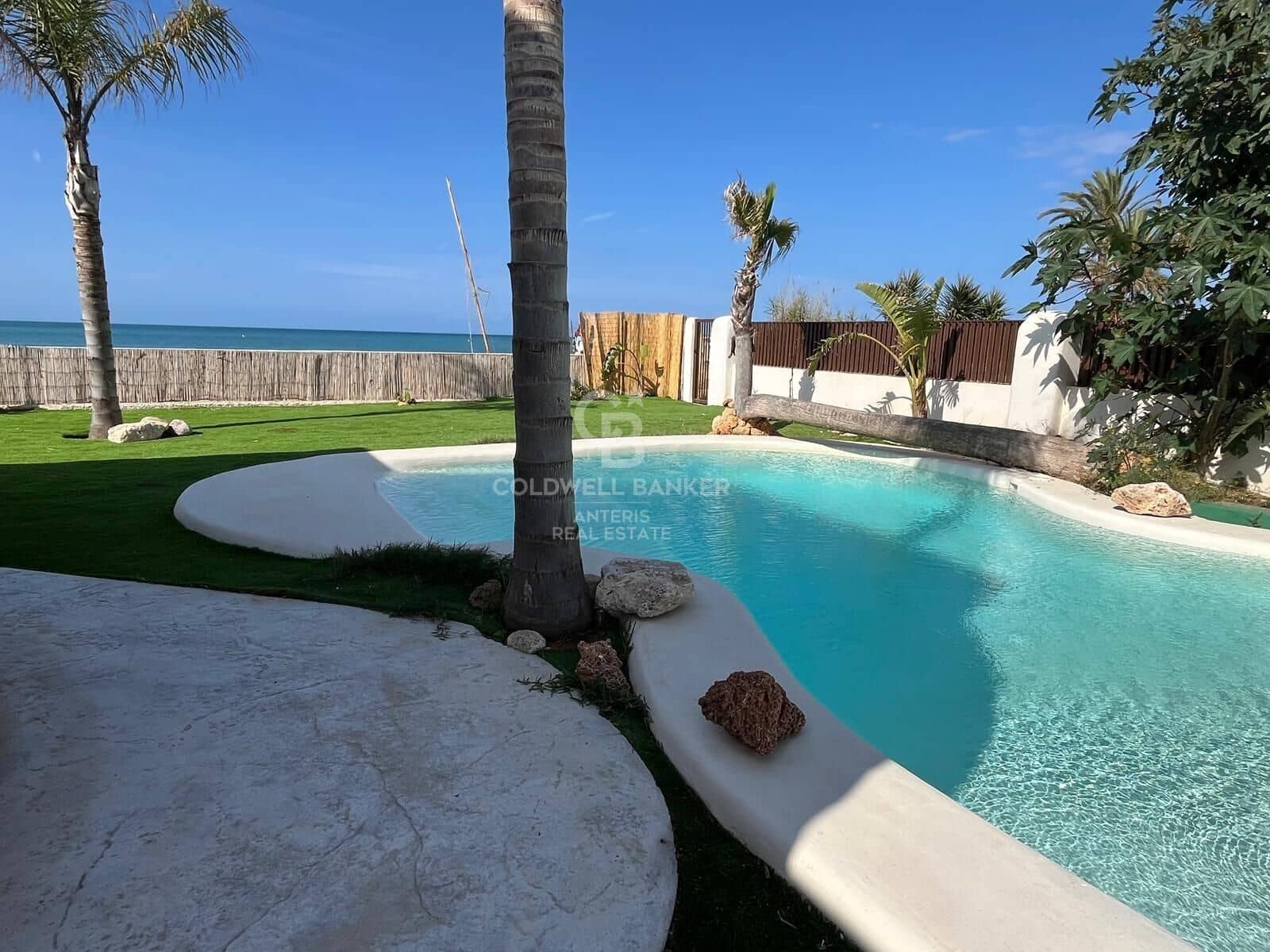 4 bedroom Villa for sale in Denia with pool garage - € 1,820,000 (Ref: 10059123)